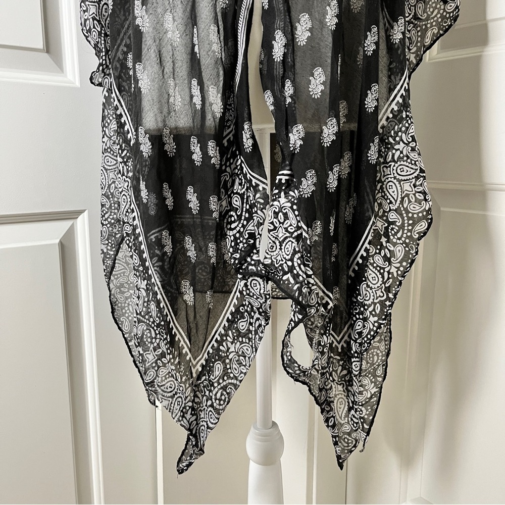 Versatile Sheer Bandanna Print Kimono Coverup - Black and White - Medium - Picture 4 of 10